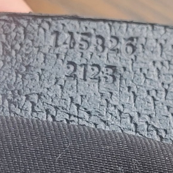 Black Gucci purse - Picture 9 of 10